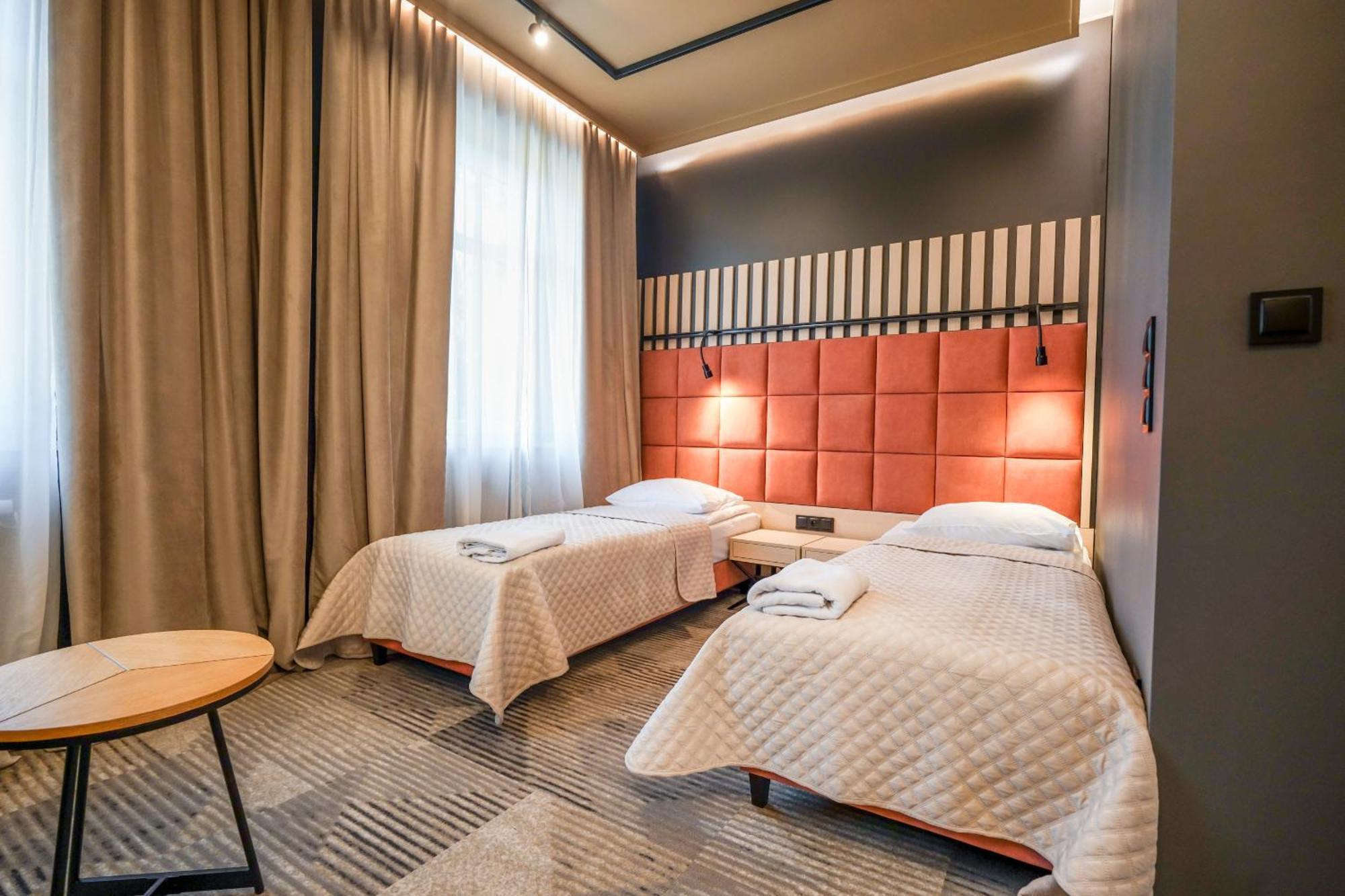 Hotel Jarota Jarocin Dış mekan fotoğraf