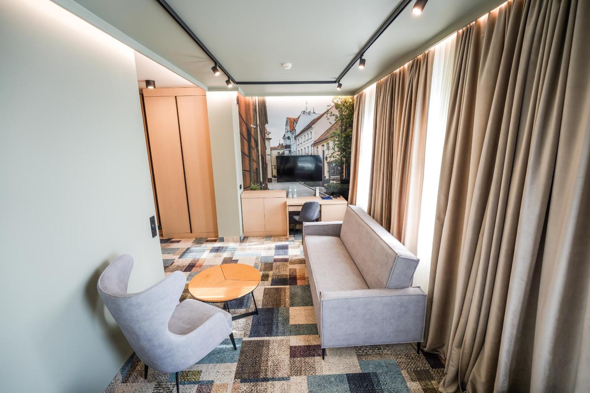 Hotel Jarota Jarocin Dış mekan fotoğraf