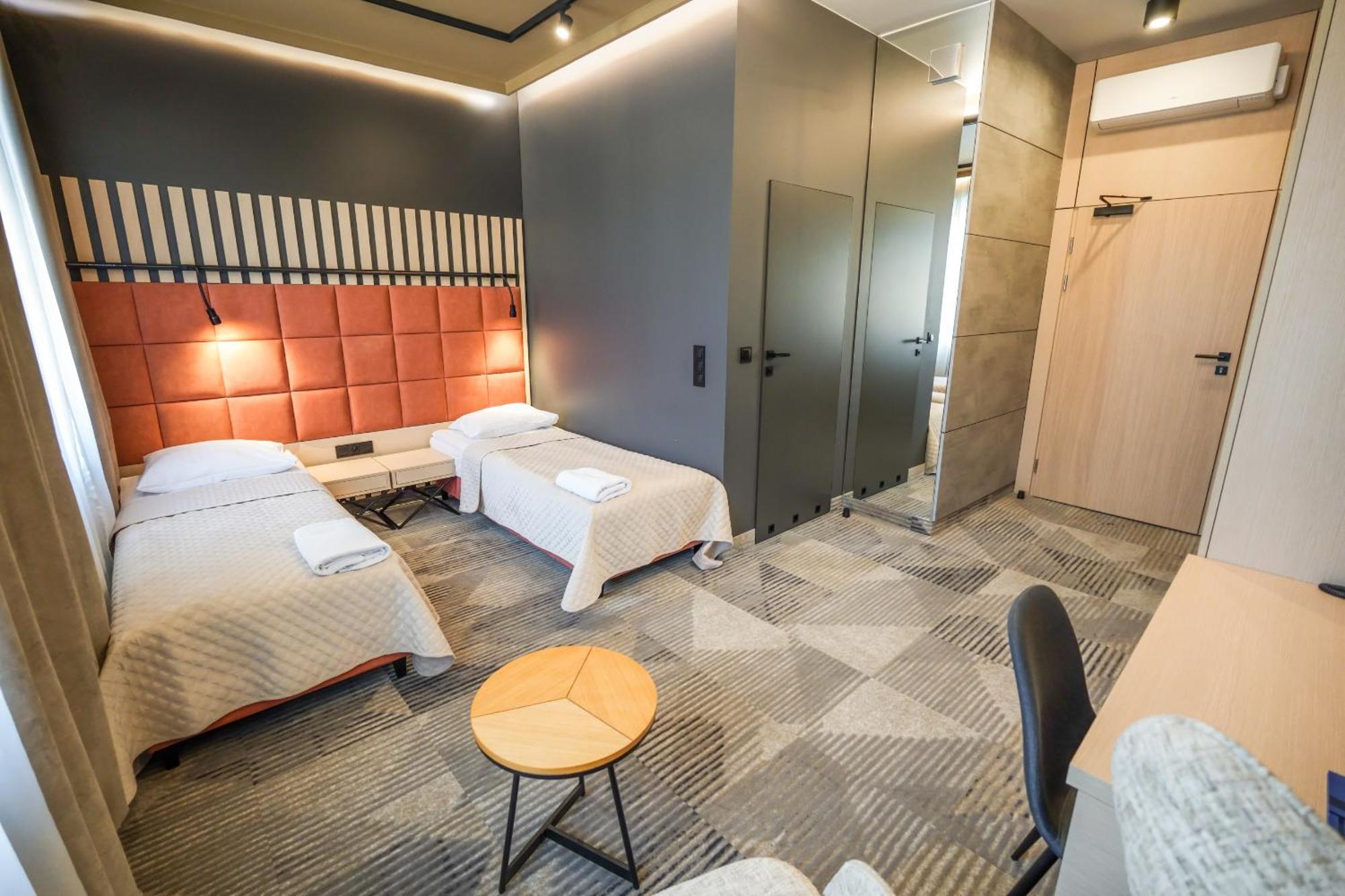 Hotel Jarota Jarocin Dış mekan fotoğraf