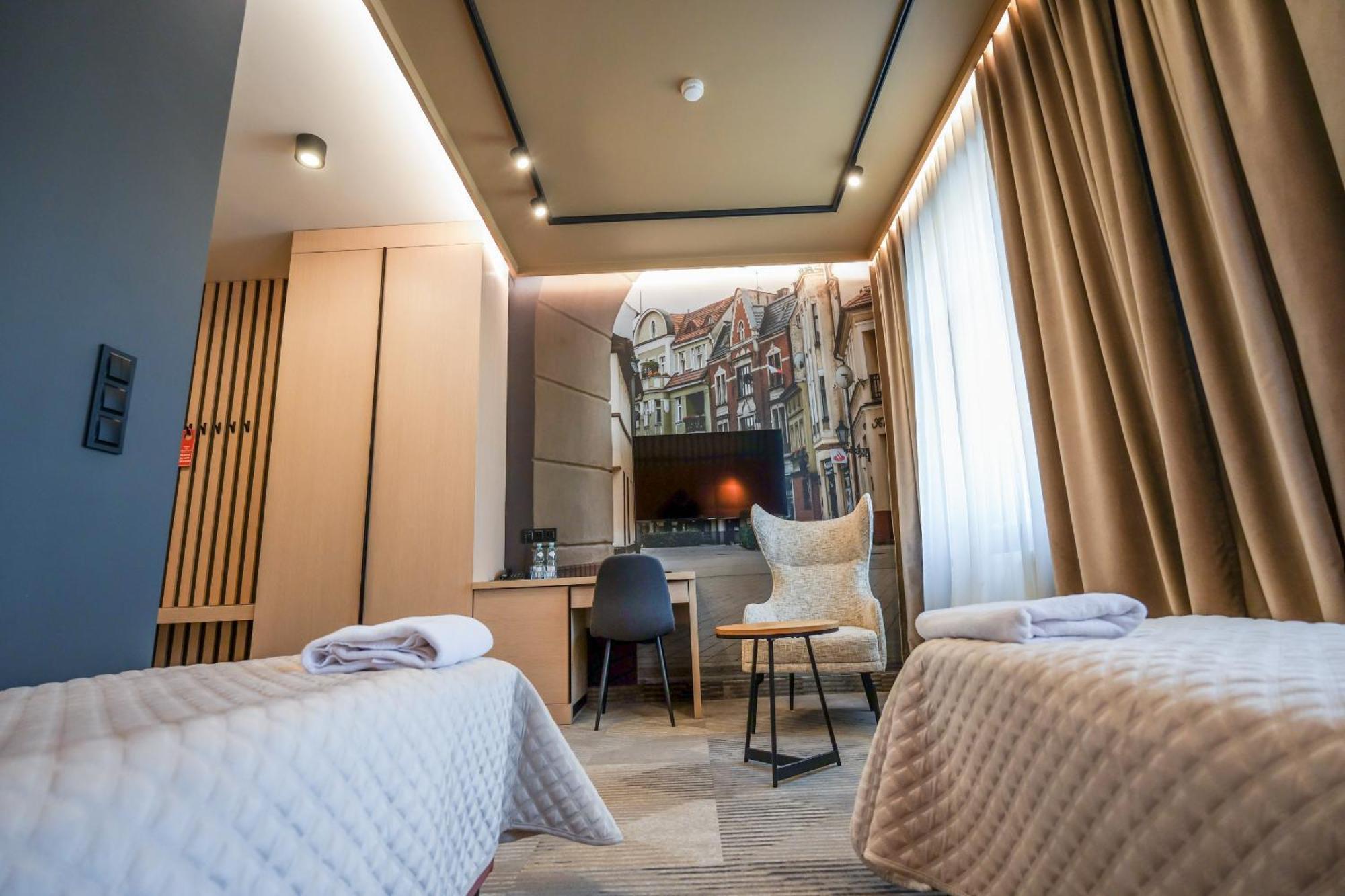 Hotel Jarota Jarocin Dış mekan fotoğraf