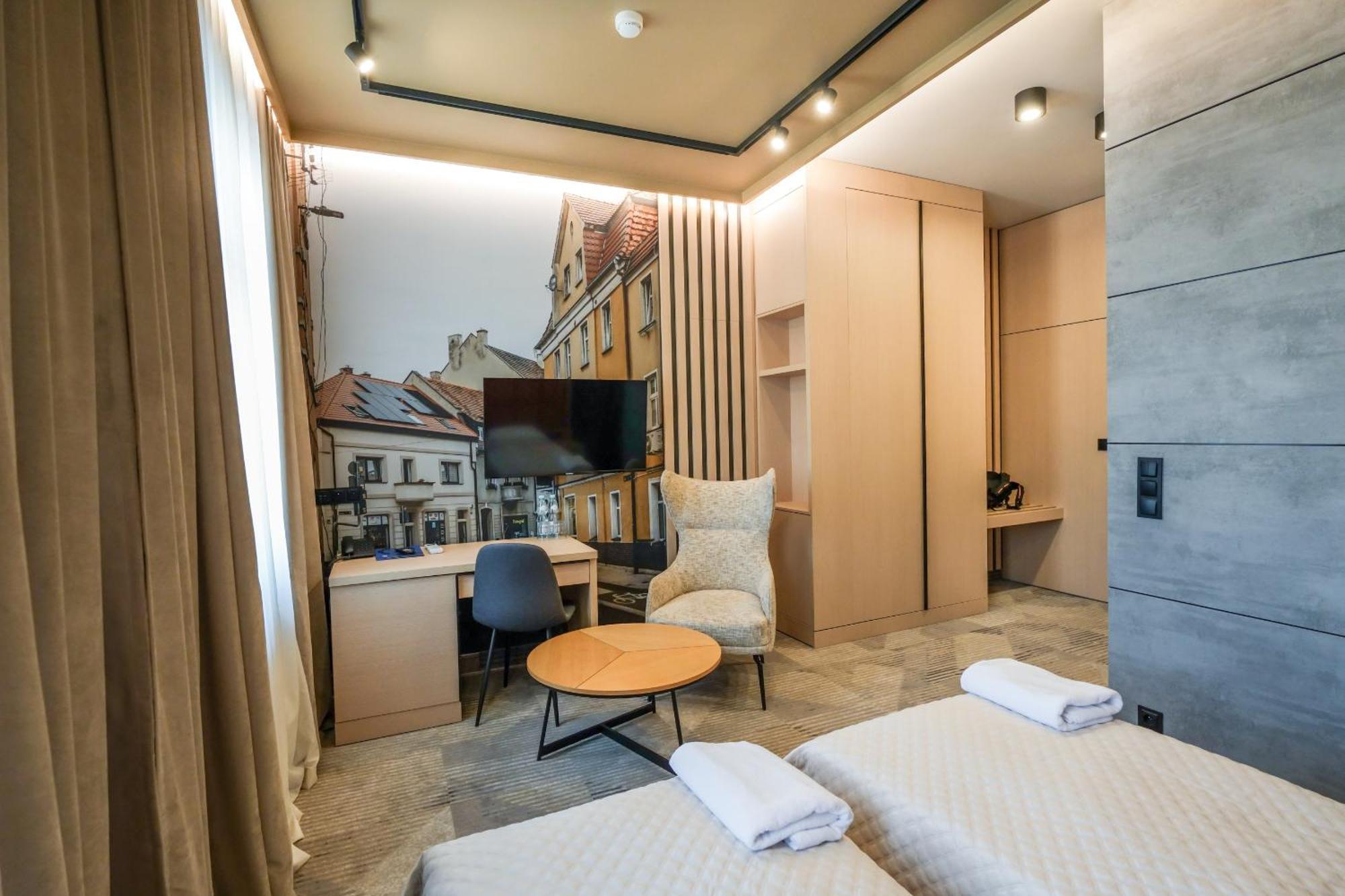 Hotel Jarota Jarocin Dış mekan fotoğraf