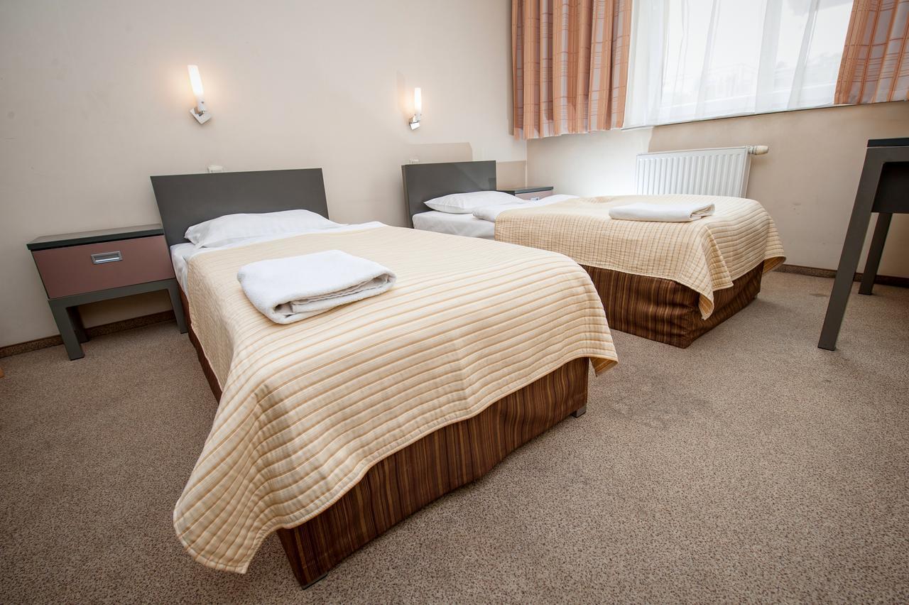 Hotel Jarota Jarocin Dış mekan fotoğraf