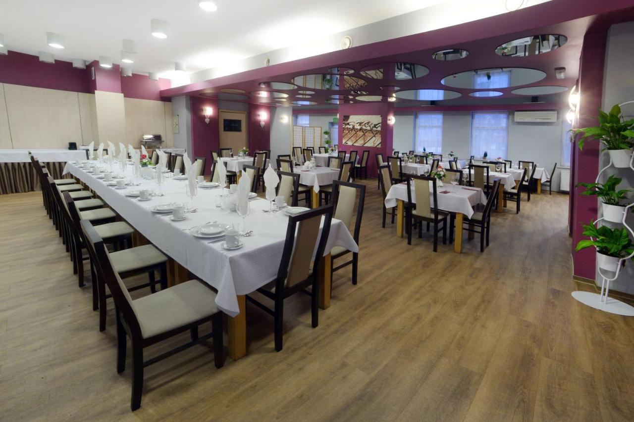 Hotel Jarota Jarocin Dış mekan fotoğraf
